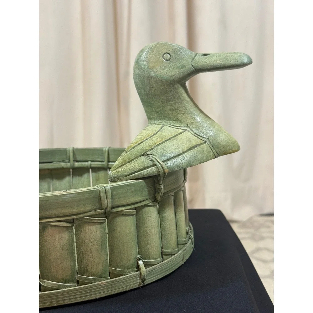 VTG Green Toyongan Duck Tray‎ Bamboo Rattan Basket Hand Carved Duck Finial